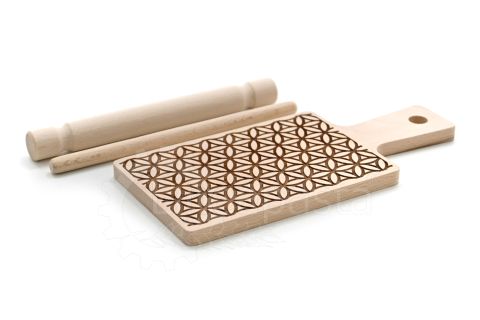 Tabla de ñoquis de madera para garganelli y pasta fresca